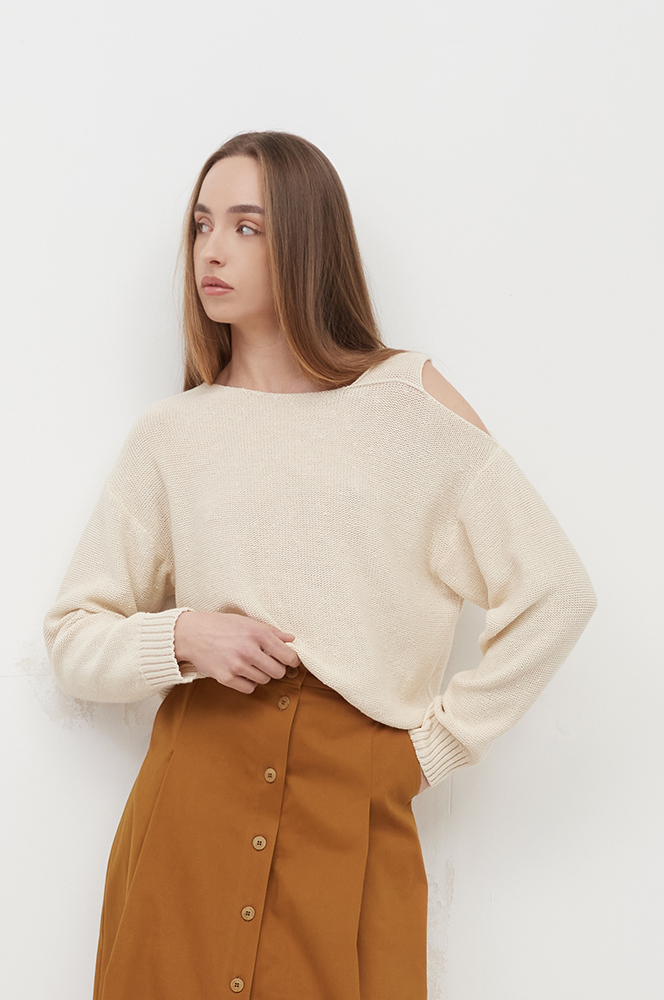 Джемпер кремовий з відкритим плечем (СВ 61/3)